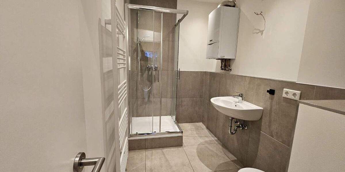 Etagenwohnung Düsseldorf Bilk - 3 Zimmer, 82 m&sup2;, 390.000&euro; | Angebot:25799478