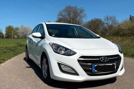 Hyundai i30 158.000 km 8.700 &euro; Mönchengladbach 41068
