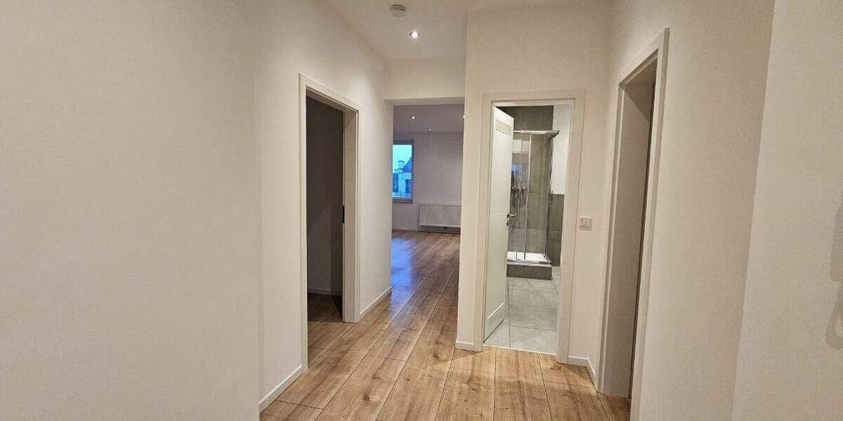 Etagenwohnung Düsseldorf Bilk - 3 Zimmer, 82 m&sup2;, 390.000&euro; | Angebot:25799478