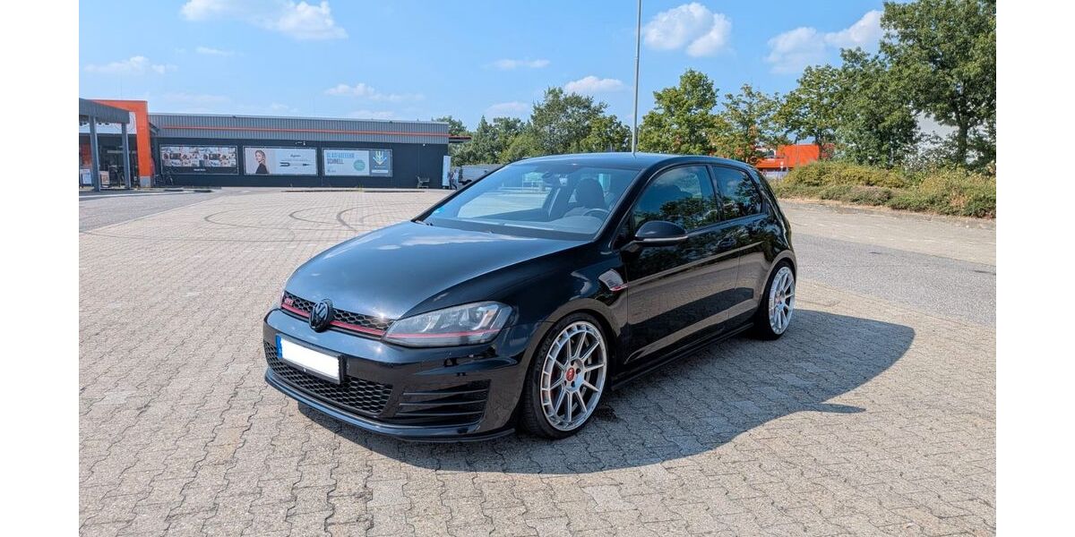 VW Golf 135.400 km 11.900 &euro; Heinsberg 52525