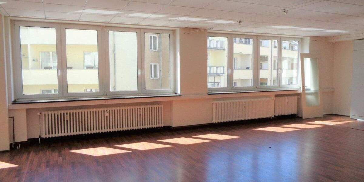 Gewerbeobjekt Düsseldorf Stadtmitte - 5 Zimmer, 215 m&sup2;, 1.950&euro; | Angebot:25845238