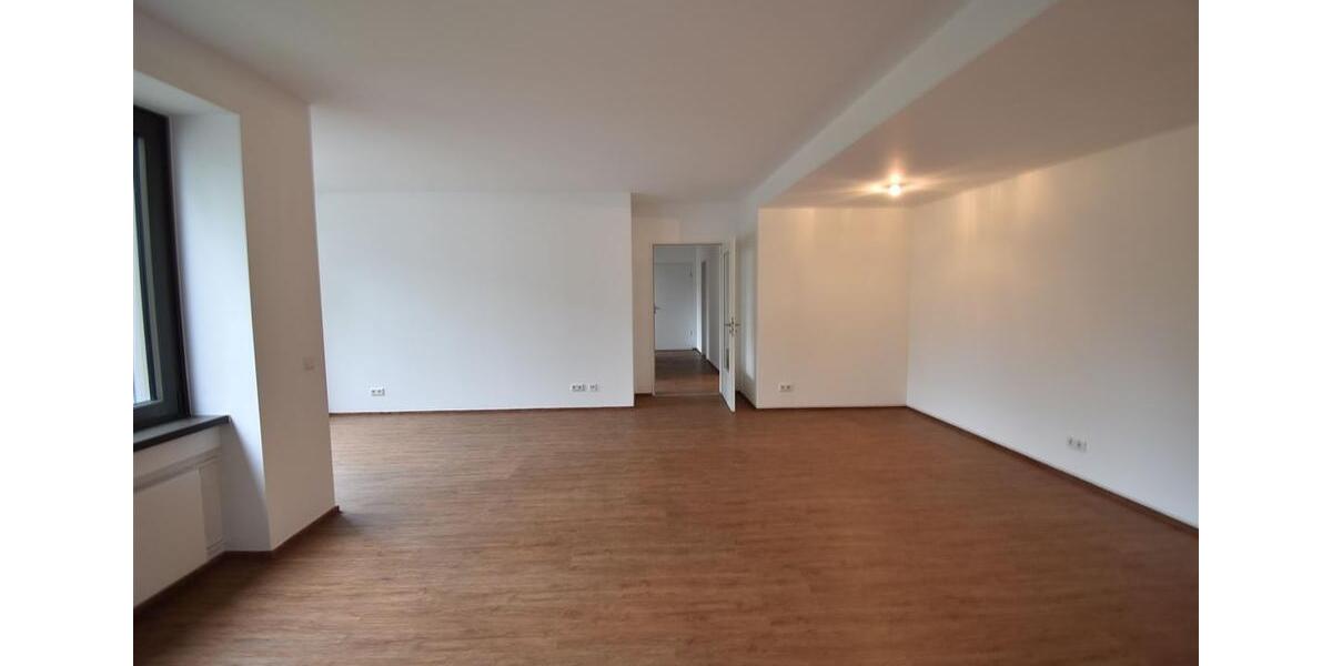 Etagenwohnung Düsseldorf Stadtbezirk 2 - 3 Zimmer, 106 m&sup2;, 1.700&euro; | Angebot:23373800