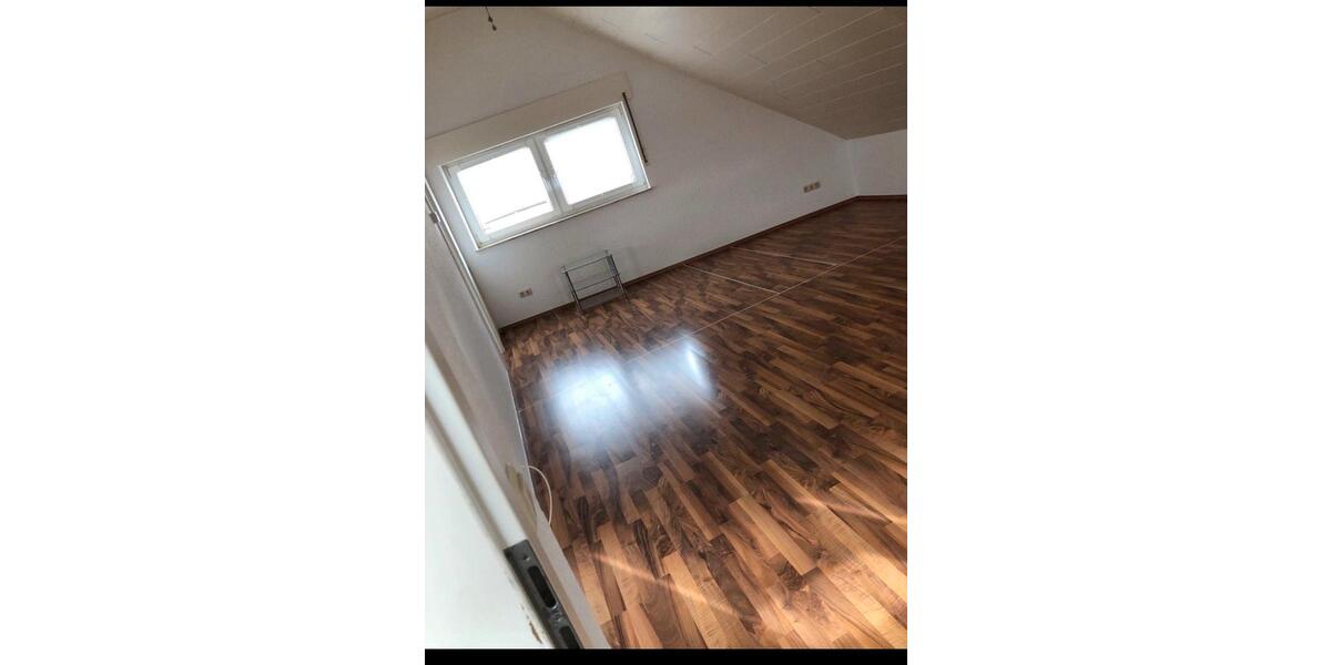 Dachgeschoßwohnung Nettetal - 1 Zimmer, 35 m&sup2;, 390&euro; | Angebot:26611652