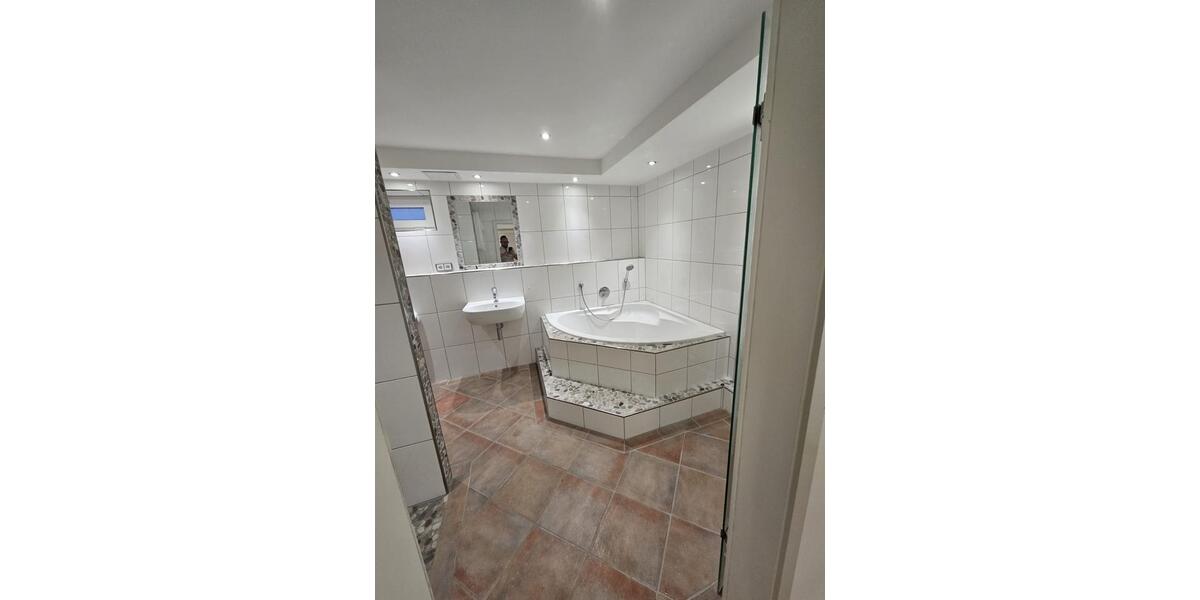 Etagenwohnung Wegberg - 3 Zimmer, 100 m&sup2;, 880&euro; | Angebot:25926359