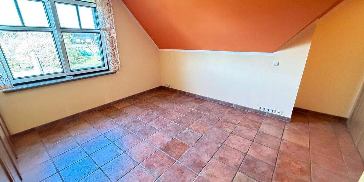 Einfamilienhaus Geldern - 7 Zimmer, 180 m&sup2;, 569.000&euro; | Angebot:25695653