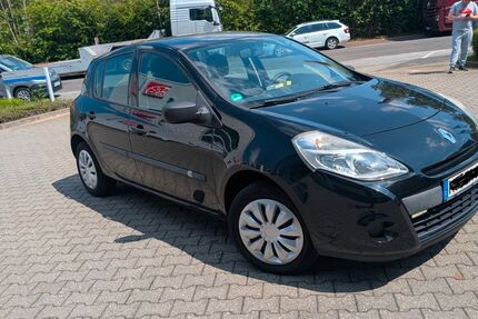 Renault Clio 96.000 km 4.490 &euro; Mönchengladbach 41065