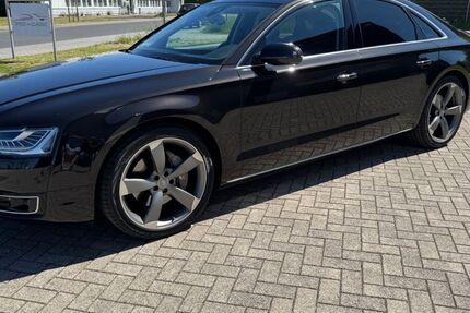 Audi A8 111.800 km 27.950 &euro; Mönchengladbach 41169