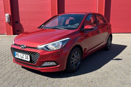 Hyundai i20 90.000 km 9.500 &euro; Kamp-Lintfort 47475