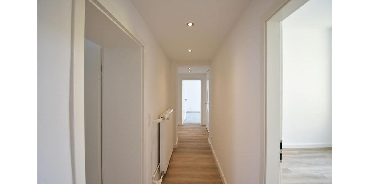 Etagenwohnung Krefeld - 2 Zimmer, 81 m&sup2;, 745&euro; | Angebot:21845411