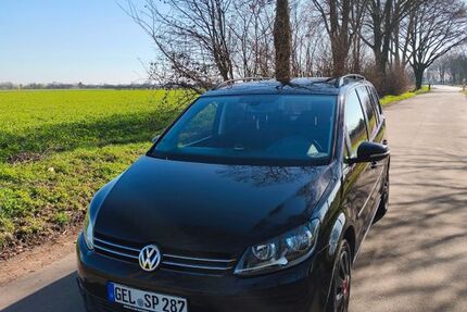 VW Touran 137.500 km 9.750 &euro; Wachtendonk 47669