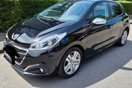 Peugeot 208 75.876 km 9.000 &euro; Düsseldorf 40625