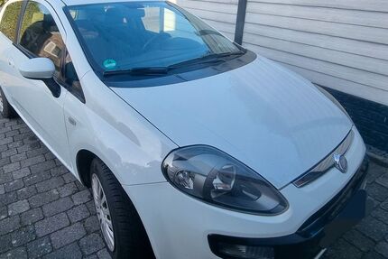 Fiat Punto 148.000 km 2.950 &euro; Kamp-Lintfort 47475