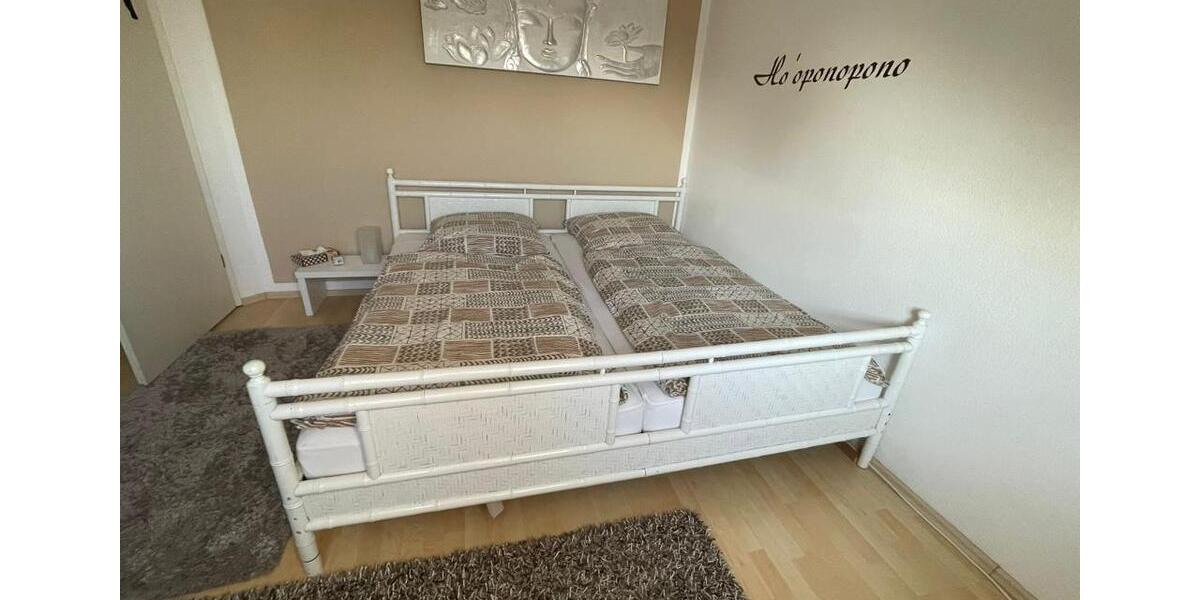 Dachgeschoßwohnung Mönchengladbach Nord - 3 Zimmer, 140 m&sup2;, 198.000&euro; | Angebot:26655393