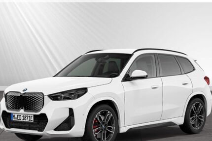 BMW iX1 4.000 km 51.390 &euro; Geldern 47608