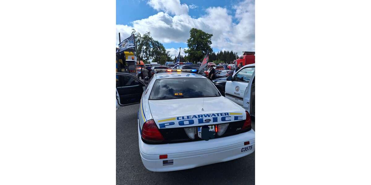 Ford Crown 176.833 km 13.900 &euro; Mönchengladbach 41179