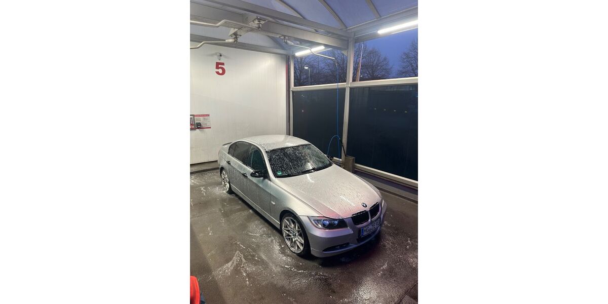 BMW 320 157.000 km 3.900 &euro; Mönchengladbach 41189
