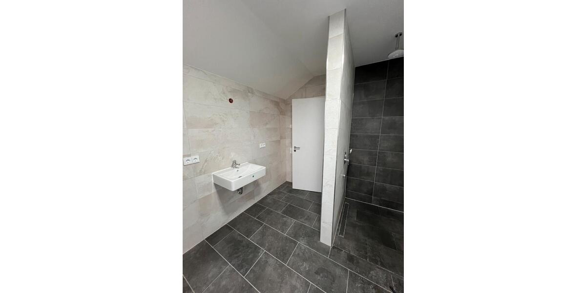 Dachgeschoßwohnung Heinsberg - 2 Zimmer, 70 m&sup2;, 1.145&euro; | Angebot:25327992