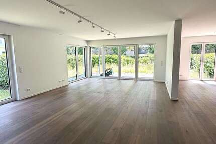 Wohnung Krefeld Bockum - 3 Zimmer, 139 m&sup2;, 2.335&euro; | Angebot:26945511