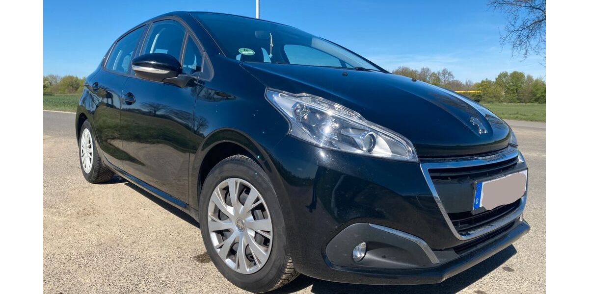 Peugeot 208 134.000 km 8.790 &euro; Kempen 47906