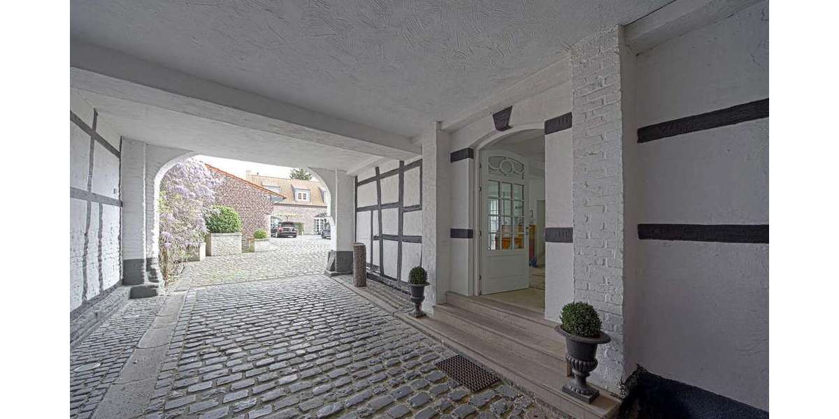 Einfamilienhaus Meerbusch Necklenbroich - 10 Zimmer, 500 m&sup2;, 2.450.000&euro; | Angebot:23687771