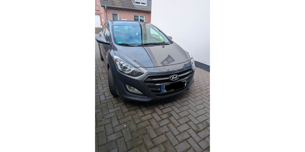 Hyundai i30 220.721 km 8.490 &euro; Krefeld 47829
