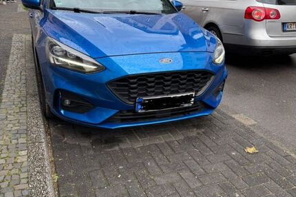 Ford Focus 90.000 km 13.500 &euro; Krefeld 47798