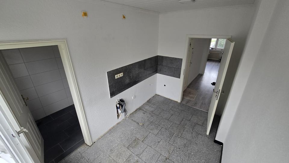 Etagenwohnung Korschenbroich - 3 Zimmer, 110 m&sup2;, 980&euro; | Angebot:25333064