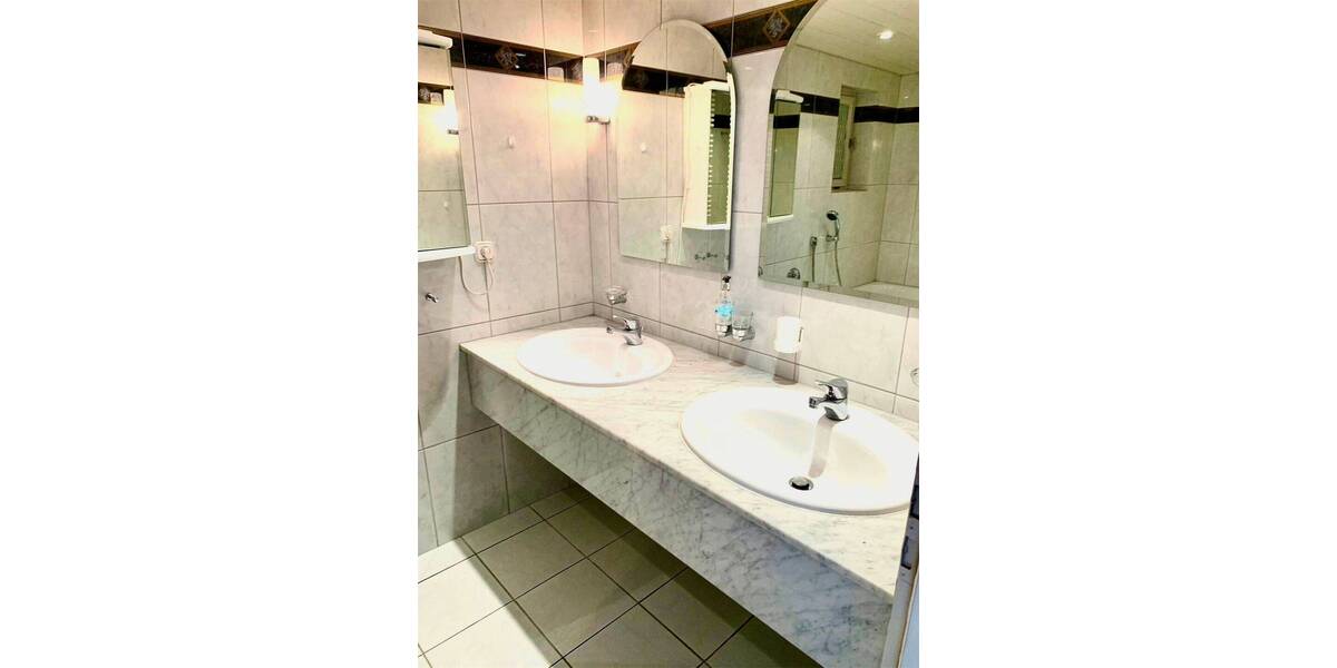 Einfamilienhaus Korschenbroich - 8 Zimmer, 236 m&sup2;, 628.500&euro; | Angebot:25970740