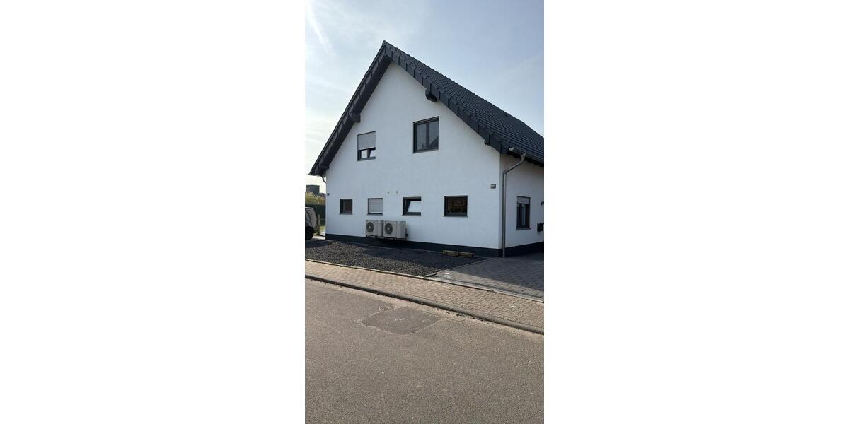 Doppelhaushälfte Hückelhoven - 4 Zimmer, 125 m&sup2;, 1.450&euro; | Angebot:25935975