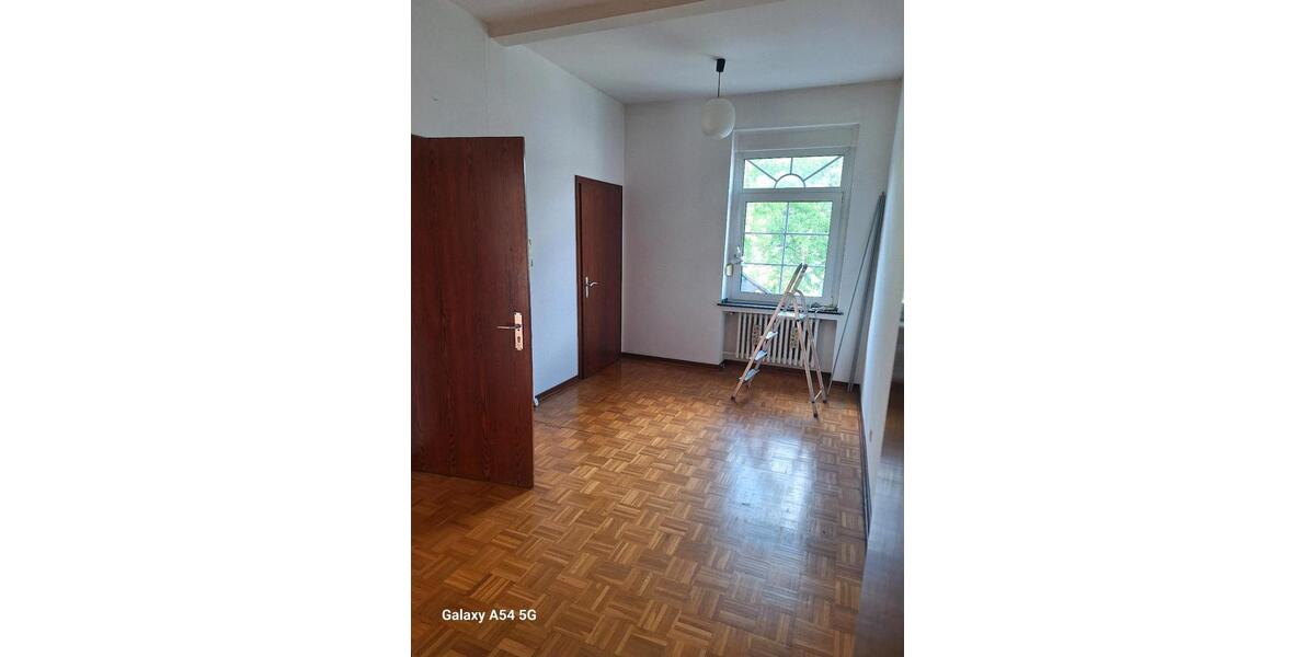 Etagenwohnung Mönchengladbach Nord - 5 Zimmer, 170 m&sup2;, 2.000&euro; | Angebot:25287080