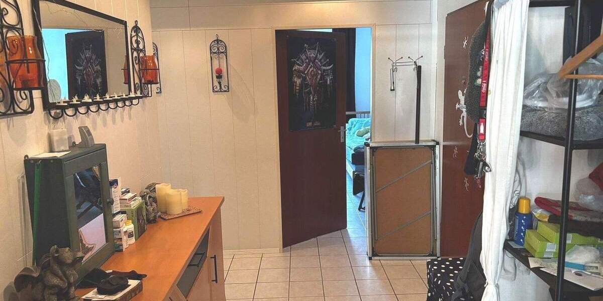 Etagenwohnung Krefeld Cracau - 3 Zimmer, 95 m&sup2;, 189.000&euro; | Angebot:25741183