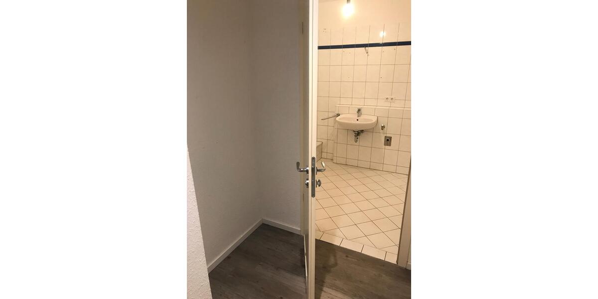 Erdgeschoßwohnung Düsseldorf Stadtbezirk 5 - 1 Zimmer, 39 m&sup2;, 239&euro; | Angebot:26630925