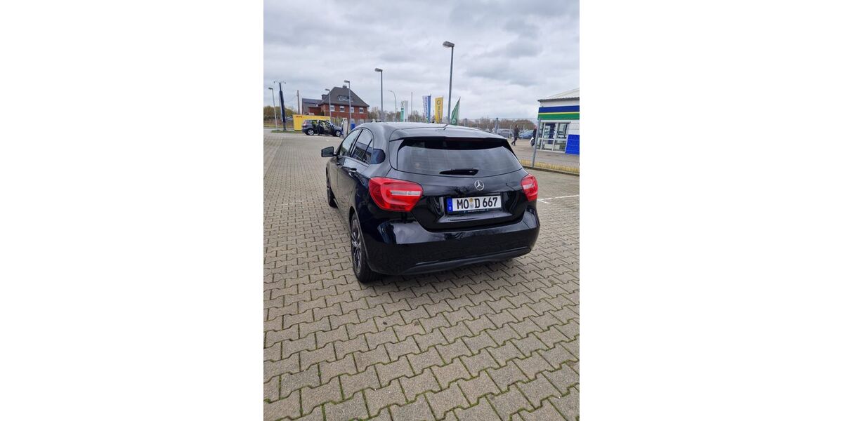 Mercedes-Benz A 180 90.000 km 12.890 &euro; Kamp-Lintfort 47475
