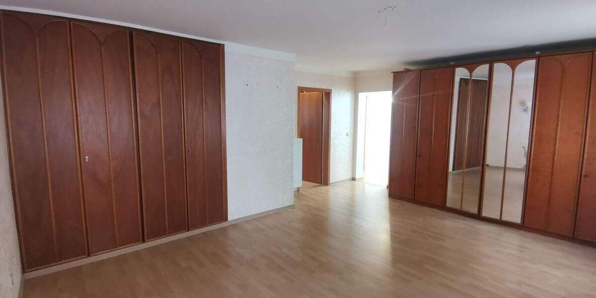 Einfamilienhaus Mönchengladbach Pongs - 7 Zimmer, 150 m&sup2;, 475.000&euro; | Angebot:25705651