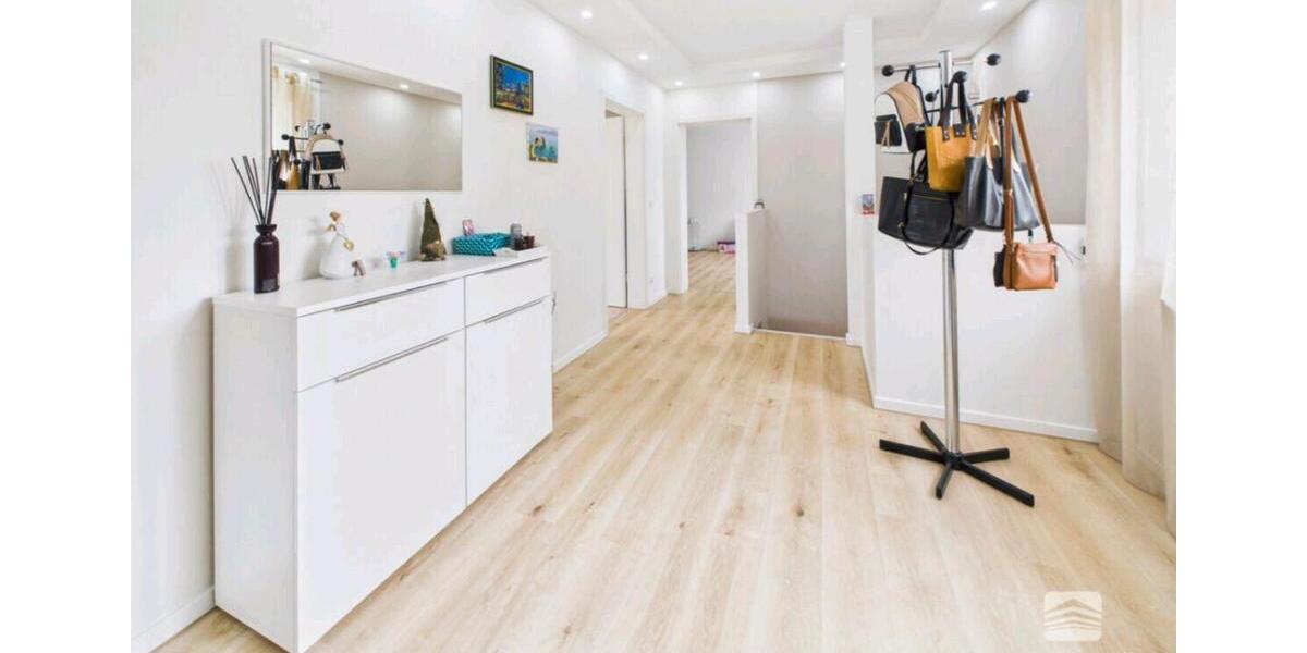 Etagenwohnung Heinsberg - 3 Zimmer, 135 m&sup2;, 1.100&euro; | Angebot:26005048