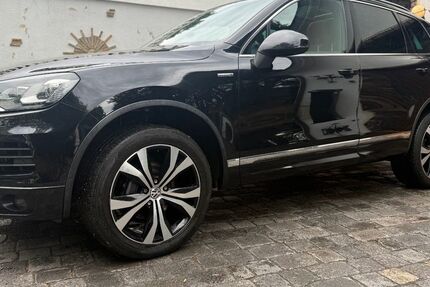 VW Touareg 234.221 km 14.600 &euro; Neukirchen-Vluyn 47506