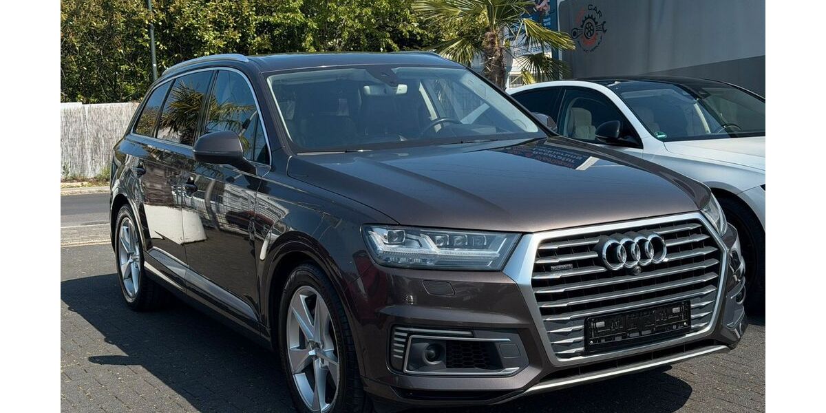 Audi Q7 275.700 km 22.900 &euro; Düsseldorf 40627