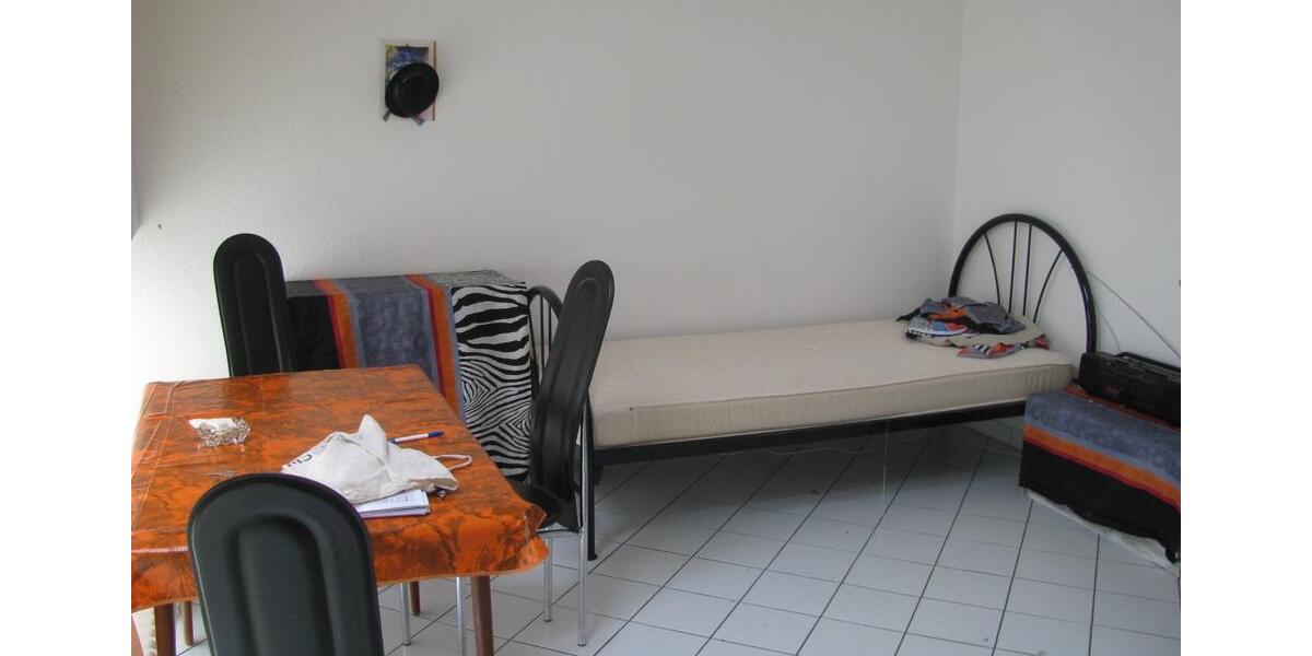 Etagenwohnung Mönchengladbach Süd - 1 Zimmer, 20 m&sup2;, 300&euro; | Angebot:26627137