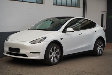 Tesla Model Y 52.587 km 34.950 &euro; Mönchengladbach 41236