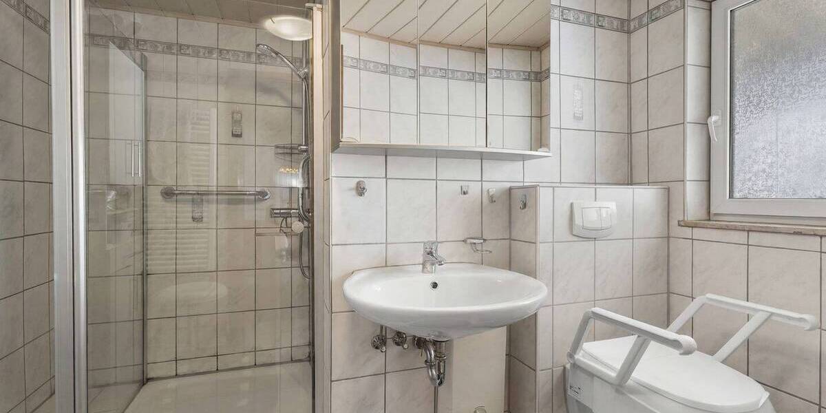 Einfamilienhaus Düsseldorf Heerdt - 6 Zimmer, 105 m&sup2;, 498.000&euro; | Angebot:26930035