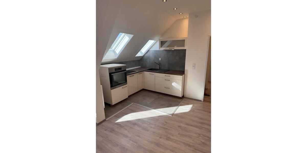 Dachgeschoßwohnung Krefeld - 2 Zimmer, 65 m&sup2;, 700&euro; | Angebot:25994299