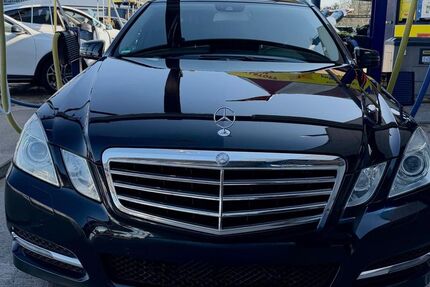 Mercedes-Benz 200 214.000 km 9.400 &euro; Meerbusch 40667