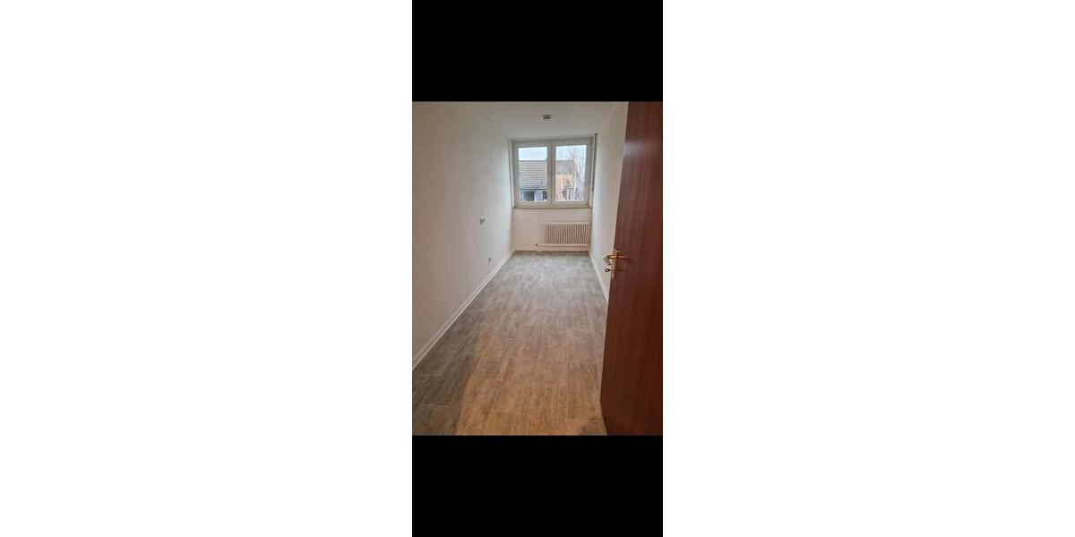 Dachgeschoßwohnung Korschenbroich - 4 Zimmer, 80 m&sup2;, 660&euro; | Angebot:26549863