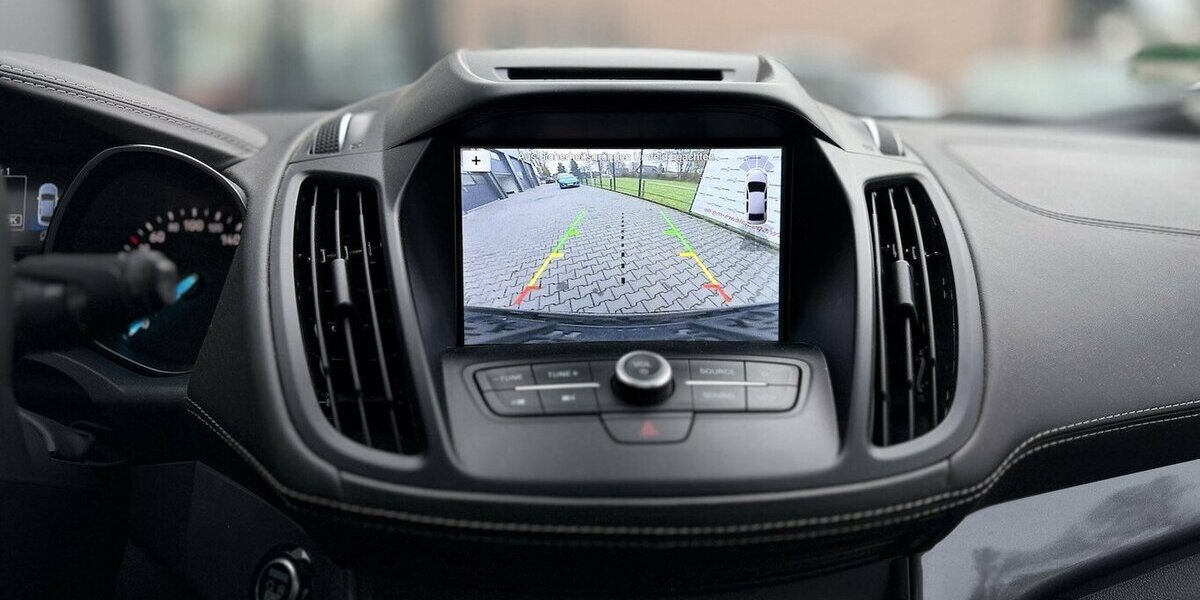 Ford Kuga Vignale / Panorama / Kamera / Keyless GO 34.000 km 22.490 &euro; Mönchengladbach 41066