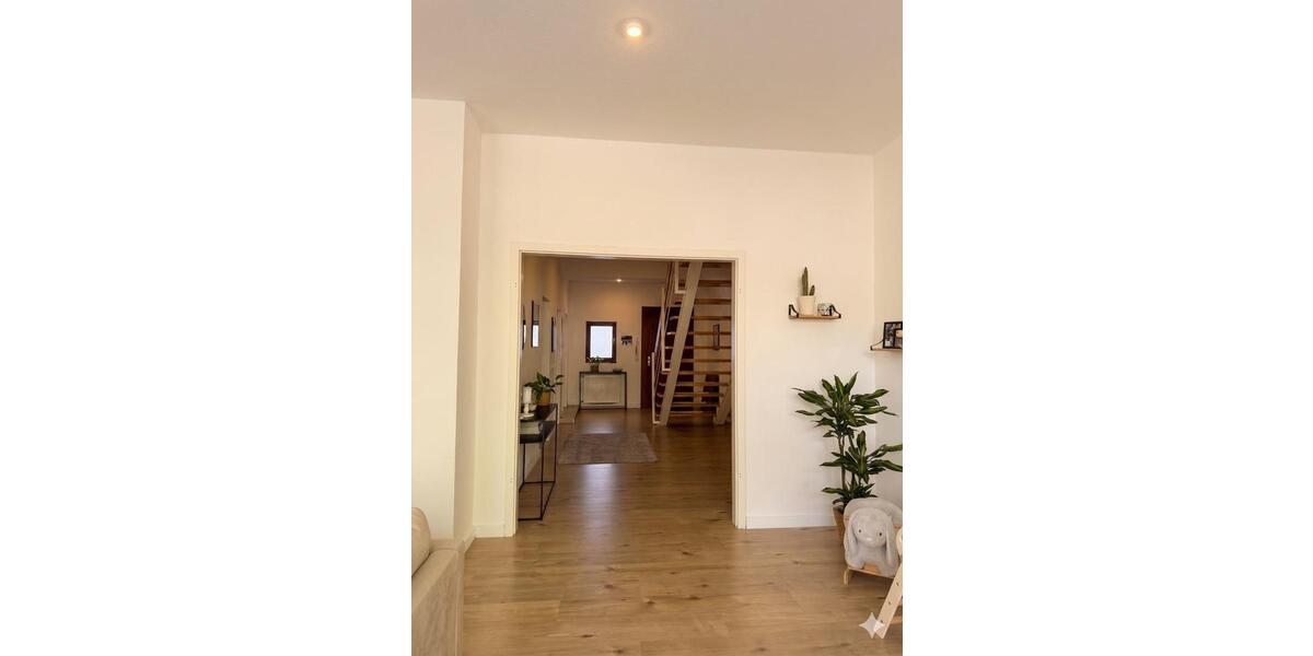 Einfamilienhaus Mönchengladbach West - 5 Zimmer, 150 m&sup2;, 1.700&euro; | Angebot:26489522