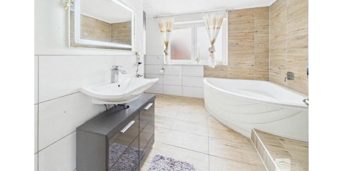 Etagenwohnung Heinsberg - 3 Zimmer, 135 m&sup2;, 1.100&euro; | Angebot:25657874