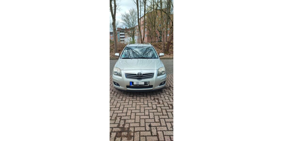Toyota Avensis 217.000 km 3.499 &euro; Neuss 41469