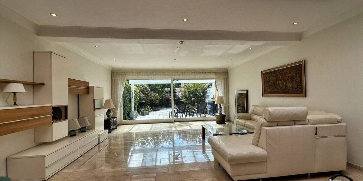 Reihenmittelhaus Mönchengladbach Rheydt - 5 Zimmer, 200 m&sup2;, 379.000&euro; | Angebot:25743749