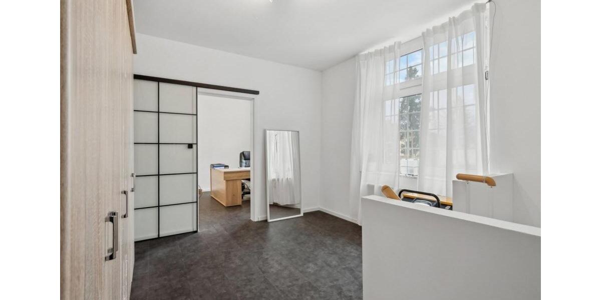 Erdgeschoßwohnung Mönchengladbach Süd - 3.5 Zimmer, 121 m&sup2;, 250.000&euro; | Angebot:24853941