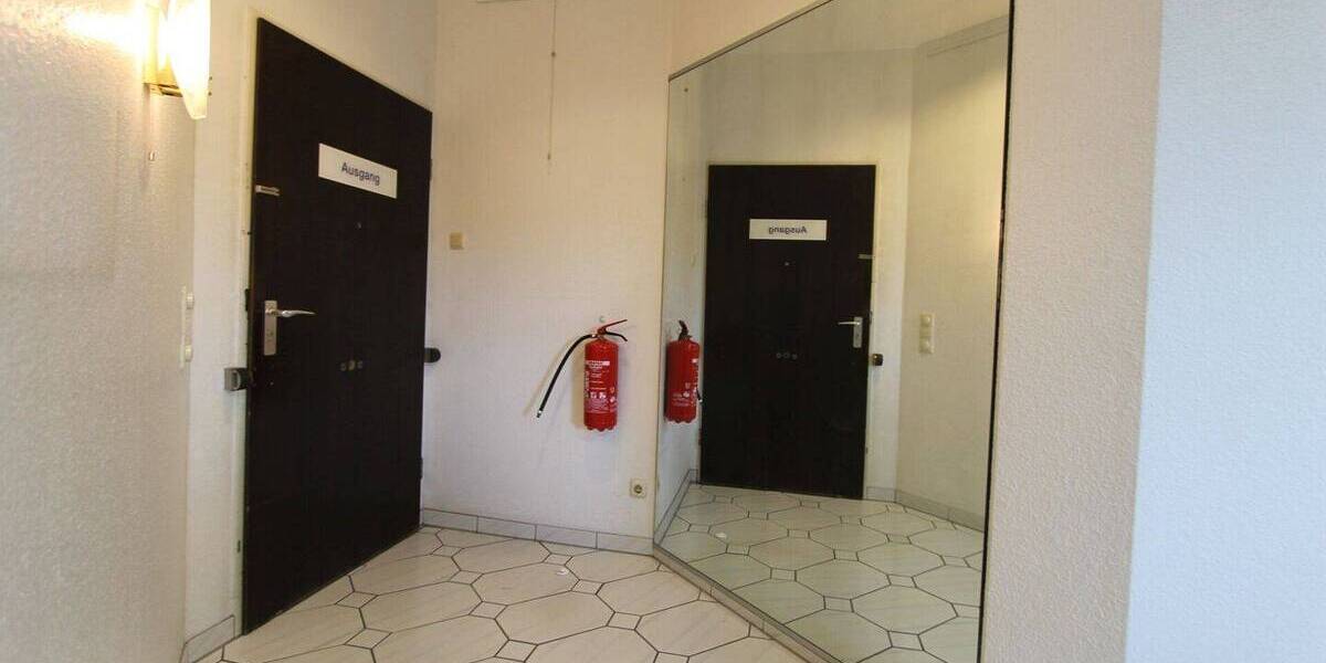 Gewerbeobjekt Krefeld Stadtmitte - 9 Zimmer, 187 m&sup2;, 1.300&euro; | Angebot:25997649